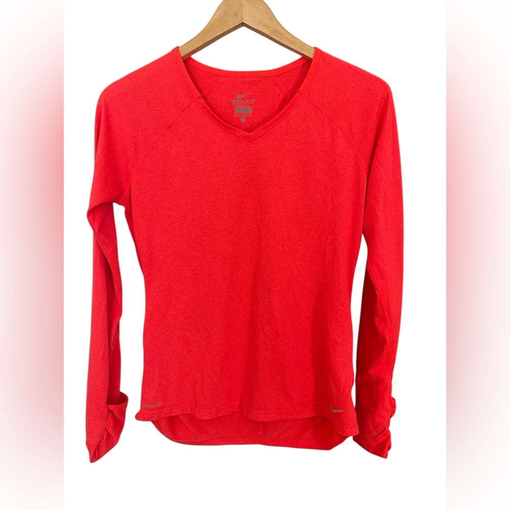 Nike women’s Dri-Fit size M Red Long Sleeve Top Athletic wear/performance